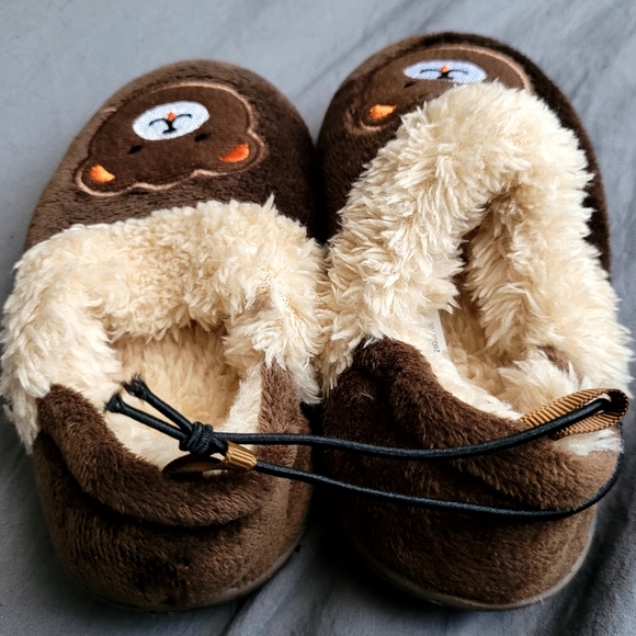 Slippers - Picture 3 of 4
